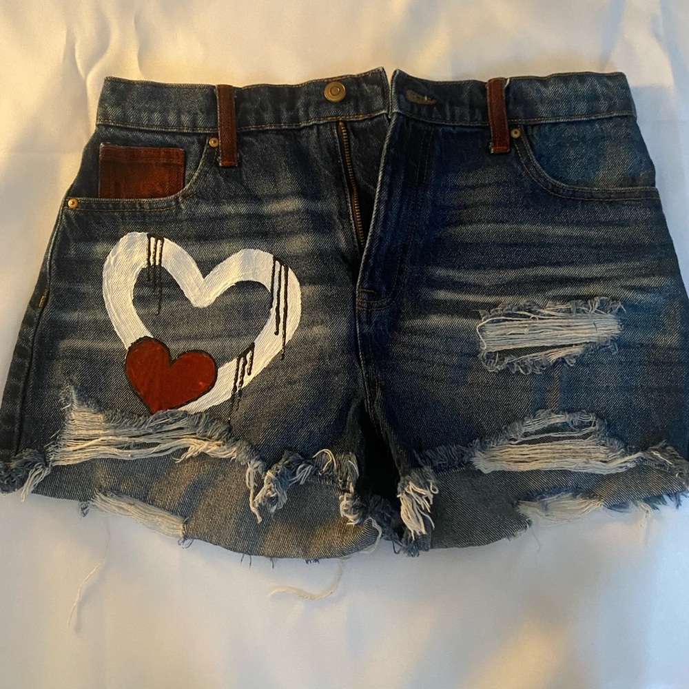 Women’s Junior Size 11  No Boundaries Denim shorts.